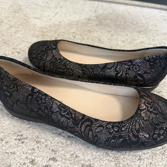 SAS NWOT 7.5 Wide “Scenic Slip) Women's Elegant Black metallic Lace pattern Flat - Picture 8 of 15